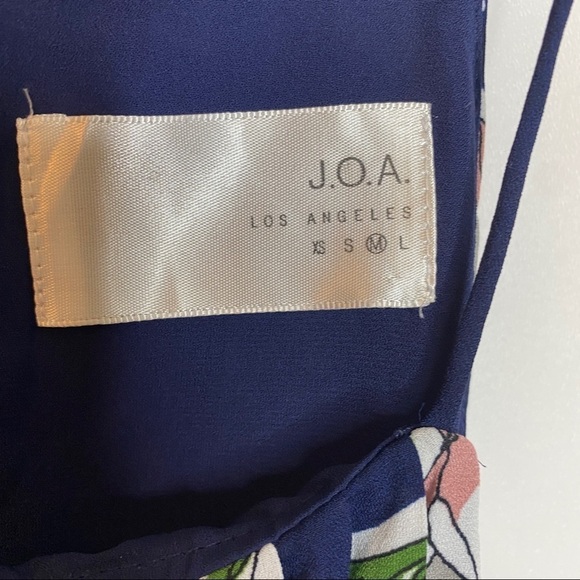 J.O.A. High Neck Pleated Floral Midi Dress Sz M - Picture 5 of 12